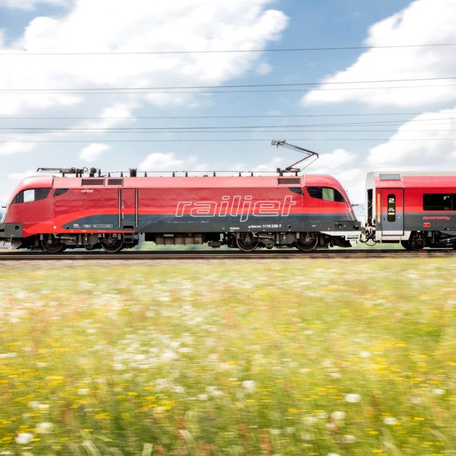 火狐电竞:
欧洲不需要高铁复兴号动车组列车将于2020年开始
